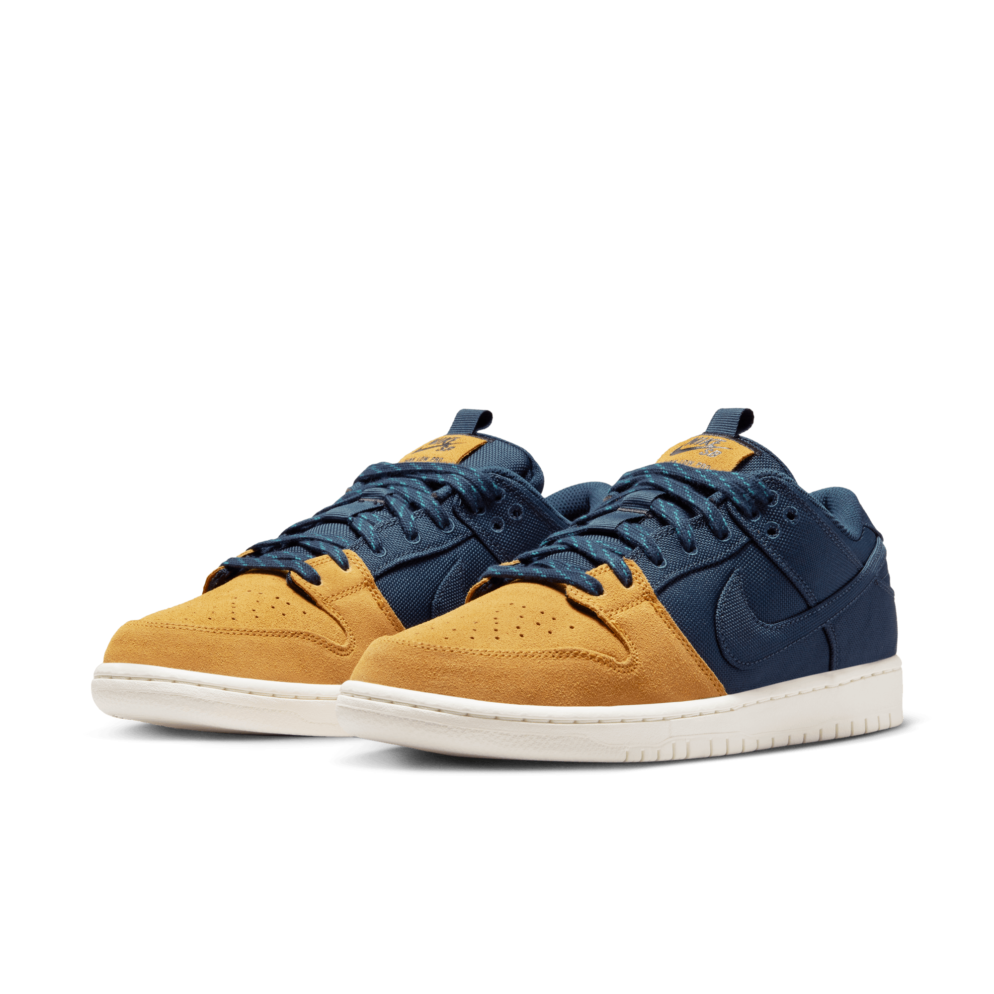 NIKE SB Dunk Low Desert Ochre and Navyスケートボード