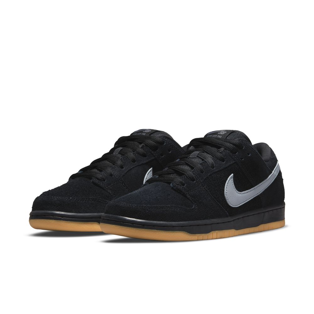 Nike SB Dunk Low Pro ”BLACK”、”WHEAT”  2023/11/18 発売