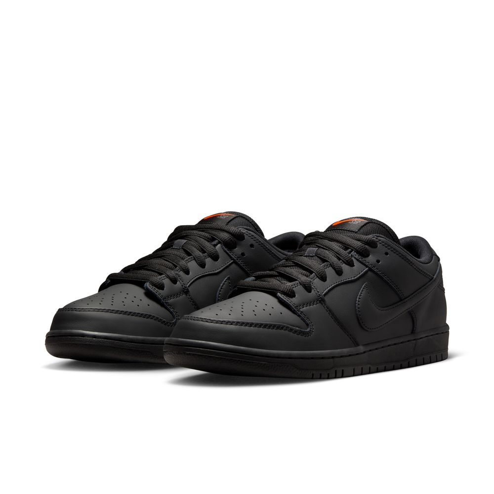 Nike SB Orange Label ”Triple Black” 2024/11/22 発売